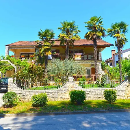 With A - C In Porec-istrien 44265 Apartment Porec